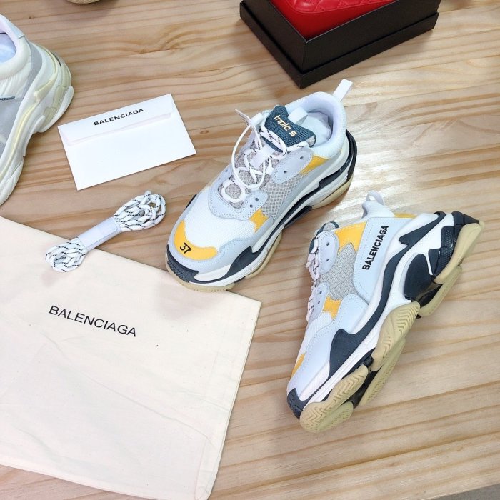 Balenciaga Womens Shoes Breathable Design Sneakers Luxury Brand Triple S Sneaker