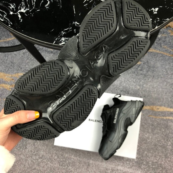 Balenciaga Womens Shoes Breathable Design Sneakers Luxury Brand Triple S Sneaker