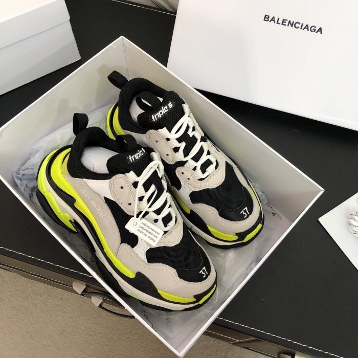 Balenciaga Mens Shoes Triple S Sneaker