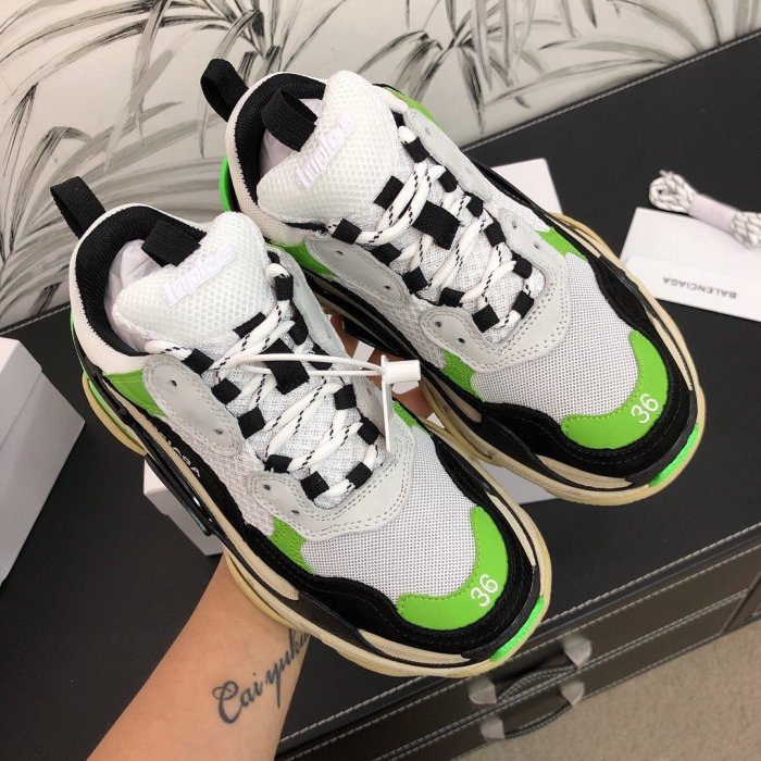 Balenciaga Mens Shoes Triple S Sneaker