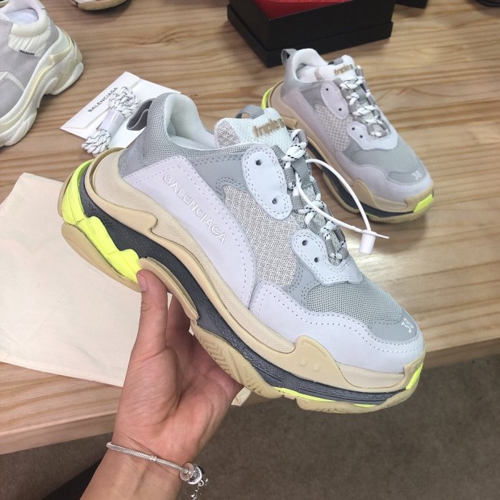 Balenciaga Womens Shoes Breathable Design Sneakers Luxury Brand Triple S Sneaker
