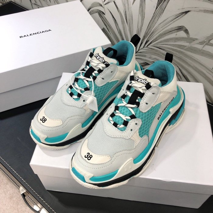 Balenciaga Mens Shoes Triple S Sneaker