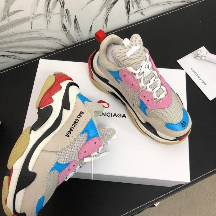 Balenciaga Mens Shoes Triple S Sneaker