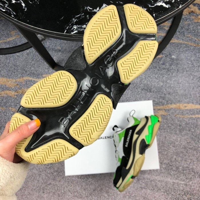 Balenciaga Womens Shoes Breathable Design Sneakers Luxury Brand Triple S Sneaker