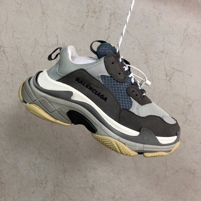 Balenciaga Mens Shoes Triple S Sneaker
