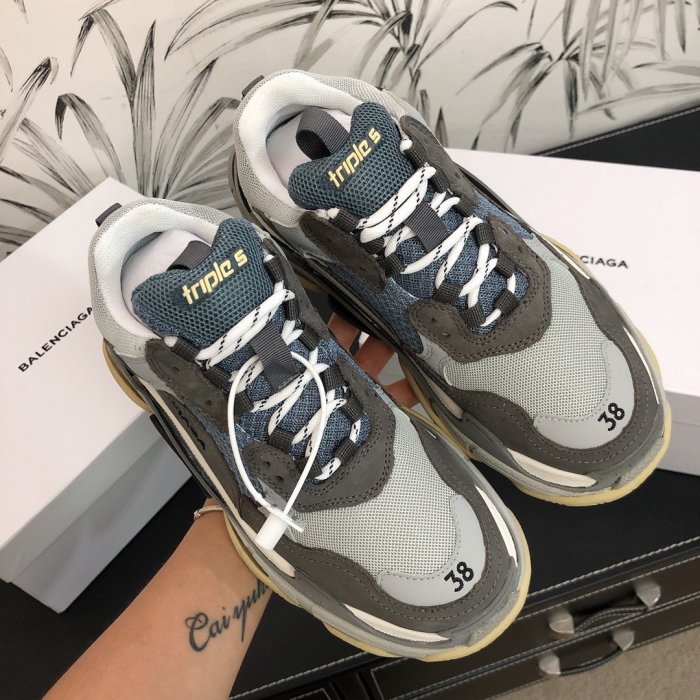 Balenciaga Mens Shoes Triple S Sneaker