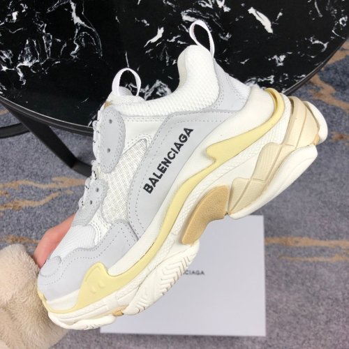 Balenciaga Womens Shoes Breathable Design Sneakers Luxury Brand Triple S Sneaker