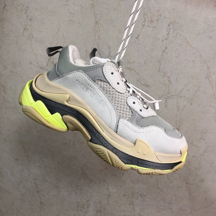 Balenciaga Mens Shoes Triple S Sneaker