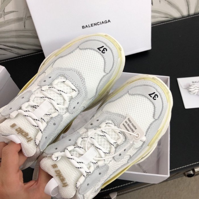 Balenciaga Mens Shoes Triple S Sneaker