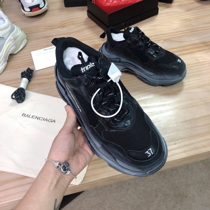 Balenciaga Womens Shoes Breathable Design Sneakers Luxury Brand Triple S Sneaker