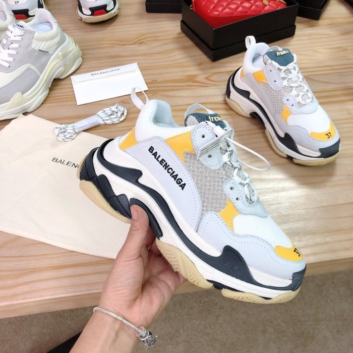 Balenciaga Womens Shoes Breathable Design Sneakers Luxury Brand Triple S Sneaker