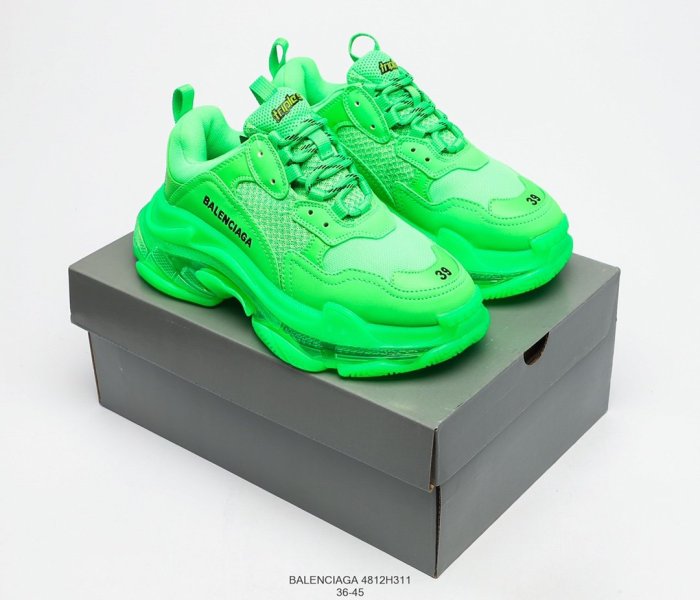Balenciaga Mens Shoes Triple S Sneaker 4812H311