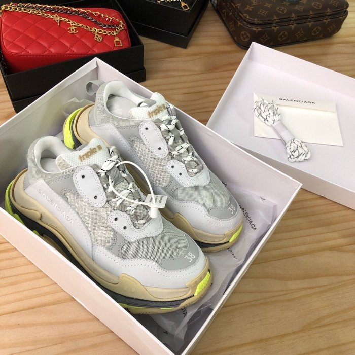 Balenciaga Womens Shoes Breathable Design Sneakers Luxury Brand Triple S Sneaker
