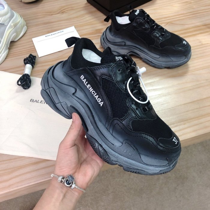 Balenciaga Womens Shoes Breathable Design Sneakers Luxury Brand Triple S Sneaker