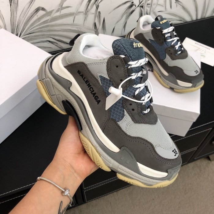 Balenciaga Mens Shoes Triple S Sneaker