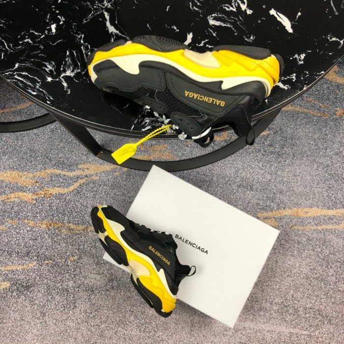 Balenciaga Womens Shoes Breathable Design Sneakers Luxury Brand Triple S Sneaker