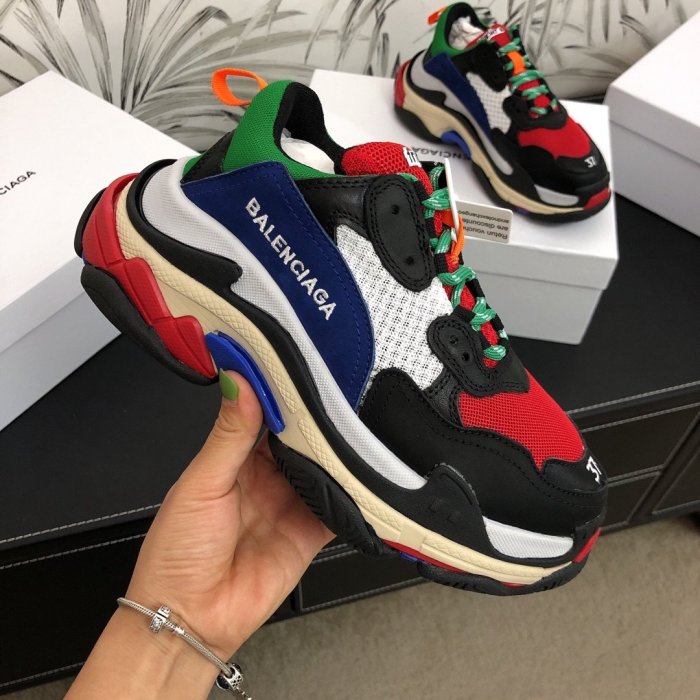 Balenciaga Mens Shoes Triple S Sneaker