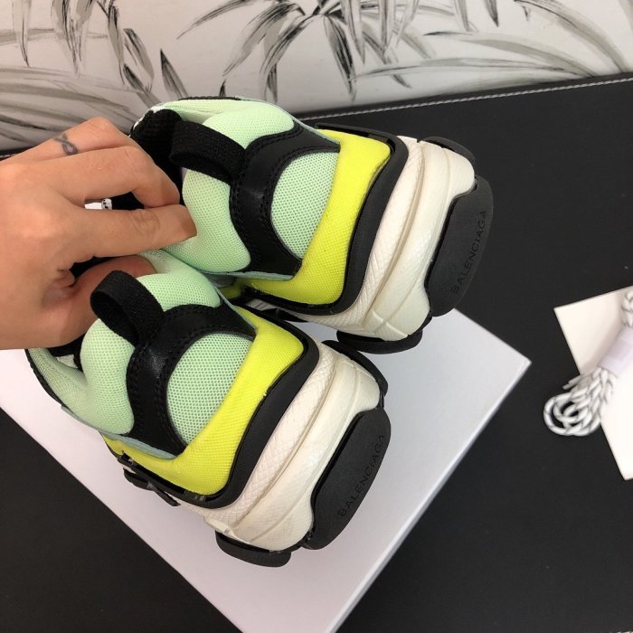 Balenciaga Mens Shoes Triple S Sneaker