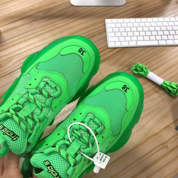 Balenciaga Mens Shoes Triple S Sneaker