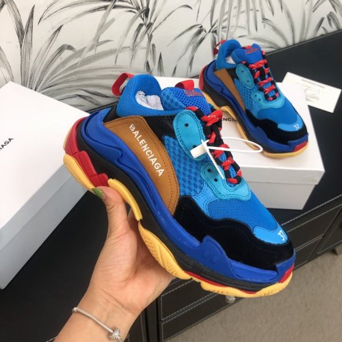 Balenciaga Mens Shoes Triple S Sneaker