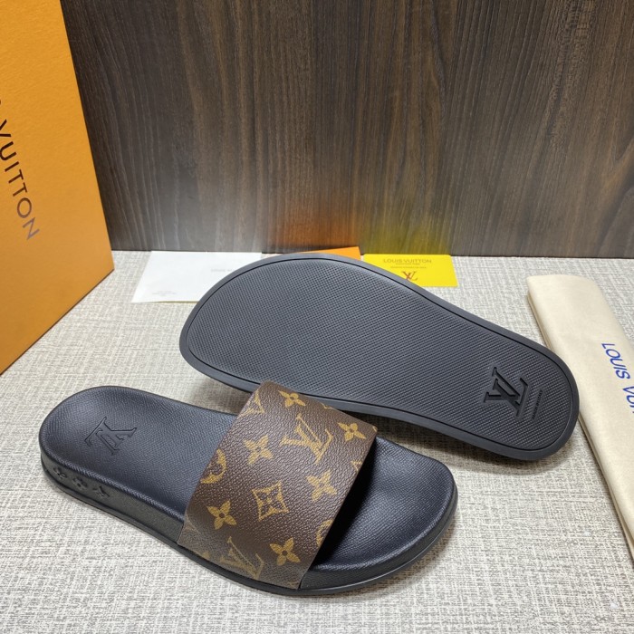 Louis Vuitton Mens Shoes Slippers Sandals Flip Flop Luxury Brand WATERFRONT MULE with Original Box 1A3PSB Monogram rubber