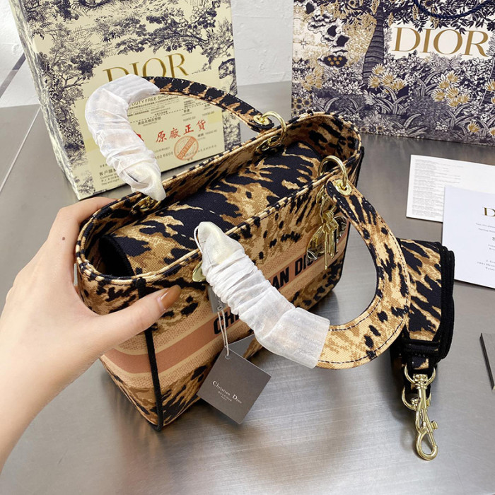 Dior Womens Bags Handbags Luxury Fashion MEDIUM LADY D-LITE BAG with Original Box