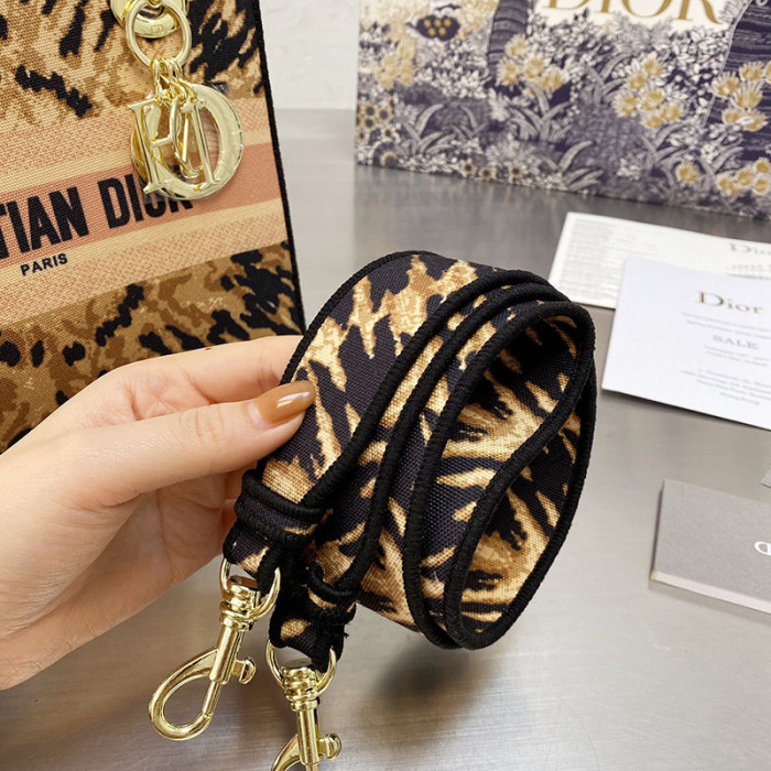 Dior Womens Bags Handbags Luxury Fashion MEDIUM LADY D-LITE BAG with Original Box
