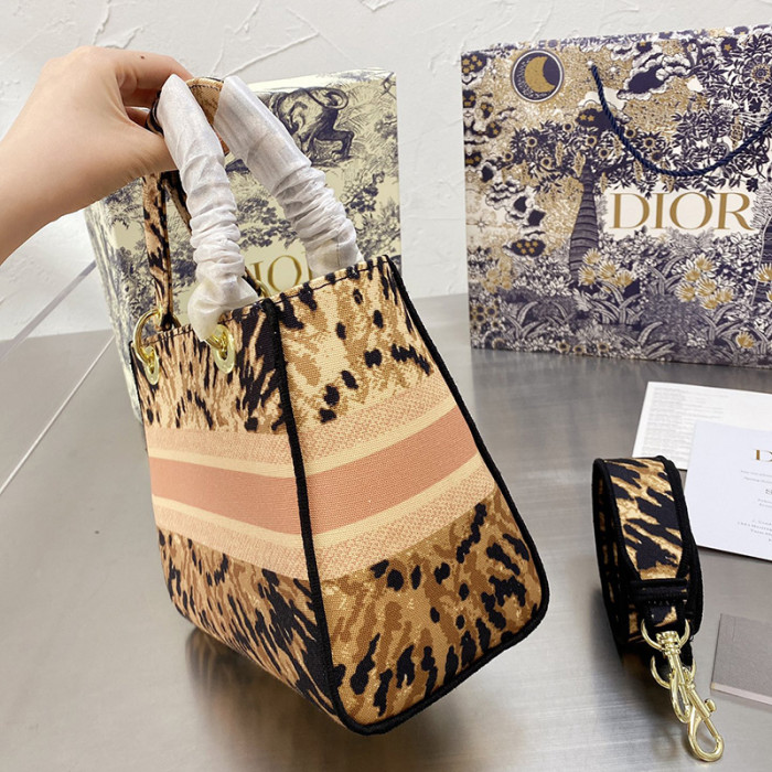 Dior Womens Bags Handbags Luxury Fashion MEDIUM LADY D-LITE BAG with Original Box