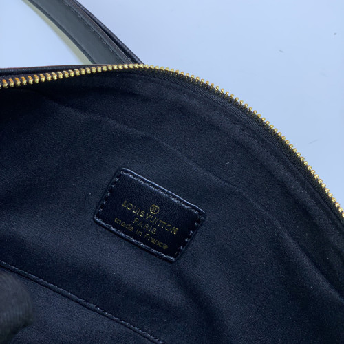Louis Vuitton Womens Bags Clutch Wallets Luxury Brand Fashion Type Messenger Bags MULTI POCHETTE ACCESSOIRES M58520 Black Embossed supple grained cowhide leather