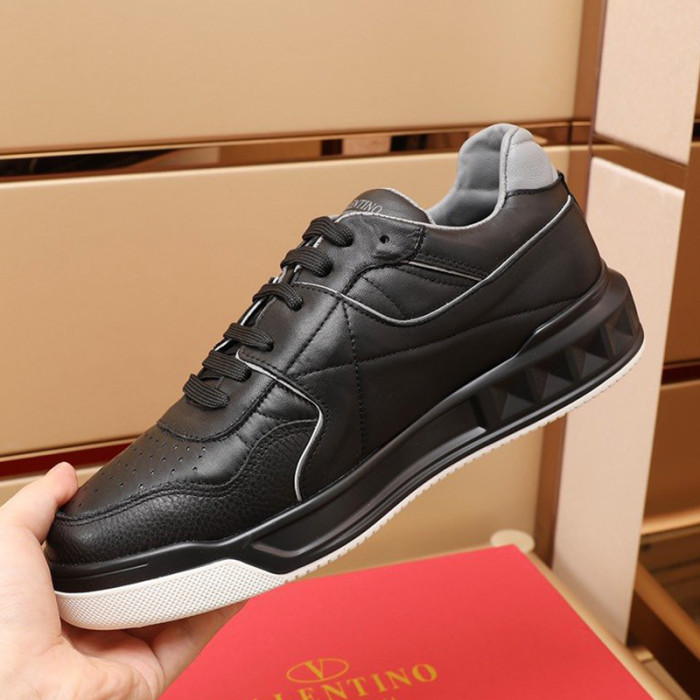 Valentino Men Shoes Fashion Design Luxury Brand ONE STUD LOW-TOP NAPPA SNEAKER with Original Box