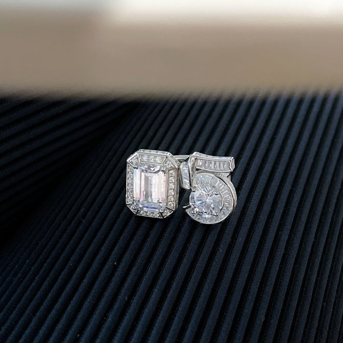 Chanel Luxury Womens Ring
