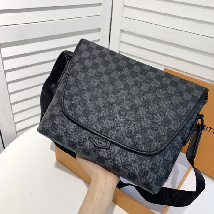 Louis Vuitton Mens Bags Messenger Bag Luxury Brand MAGNETIC MESSENGER Shoulder Bags for Men with Original Box