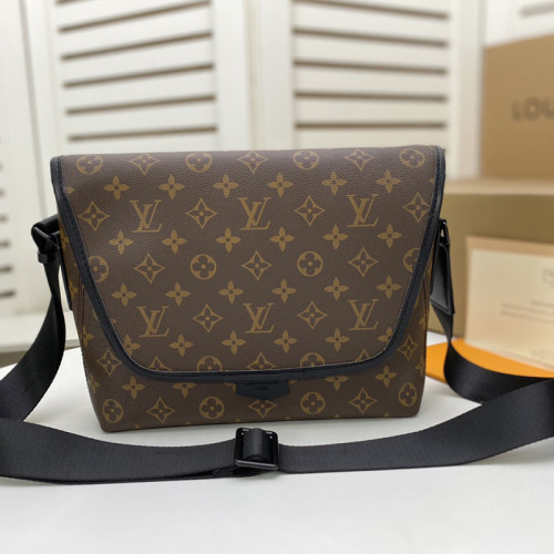 Louis Vuitton Mens Bags Messenger Bag Luxury Brand MAGNETIC MESSENGER Shoulder Bags for Men with Original Box M45557 Monogram coated canvas