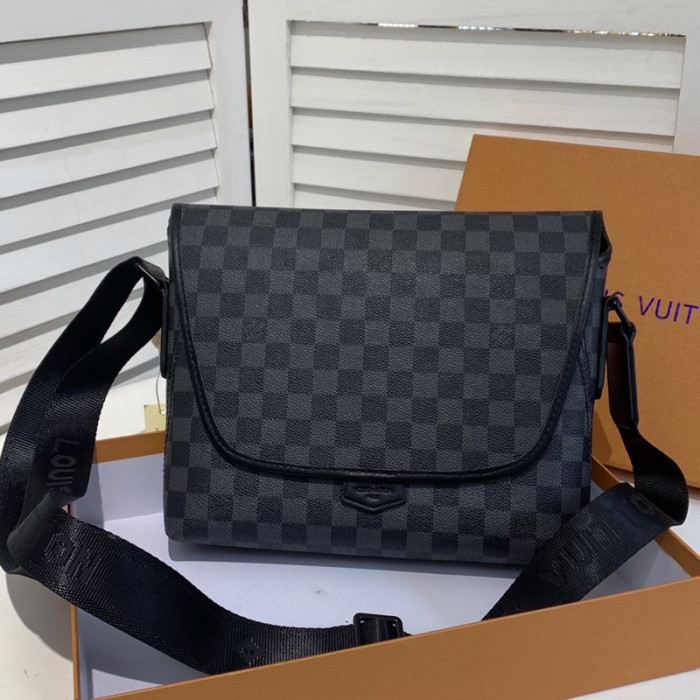 Louis Vuitton Mens Bags Messenger Bag Luxury Brand MAGNETIC MESSENGER Shoulder Bags for Men with Original Box