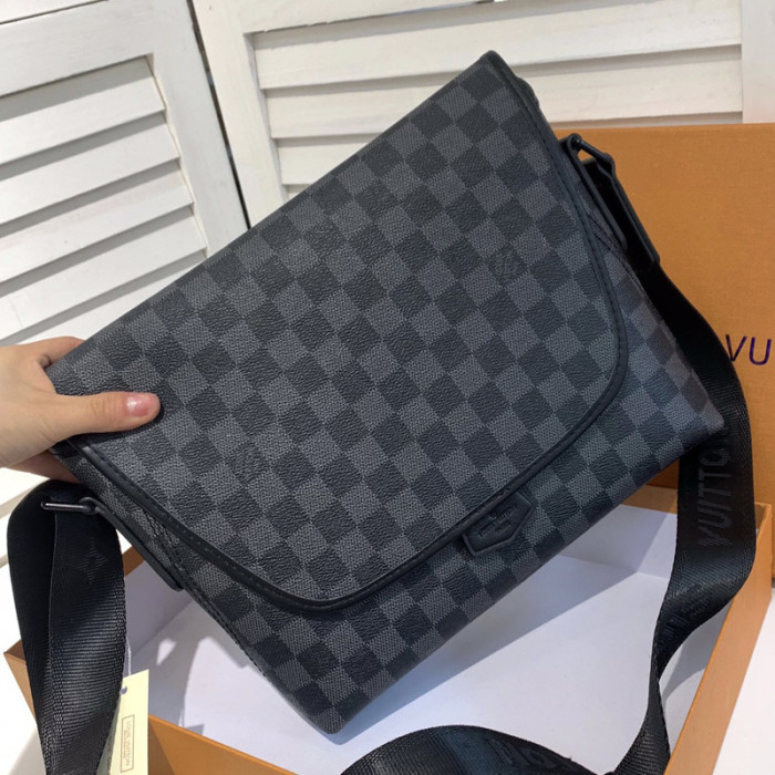 Louis Vuitton Mens Bags Messenger Bag Luxury Brand MAGNETIC MESSENGER Shoulder Bags for Men with Original Box
