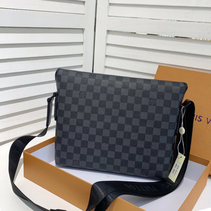 Louis Vuitton Mens Bags Messenger Bag Luxury Brand MAGNETIC MESSENGER Shoulder Bags for Men with Original Box