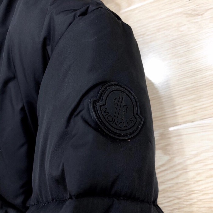 Moncler Design Mens Womens Winter Windprood Down Jackets Keep Warm 90% White Duck Down
