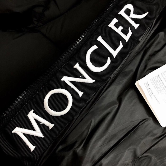 Moncler Design Mens Womens Winter Windprood Down Jackets Keep Warm 90% White Duck Down