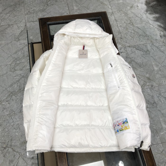 Moncler Design Mens Womens Winter Windprood Down Jackets Keep Warm 90% White Duck Down