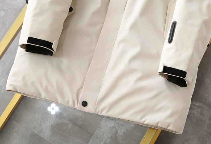 Moncler Design Mens Womens Winter Windprood Down Jackets Keep Warm 90% White Duck Down