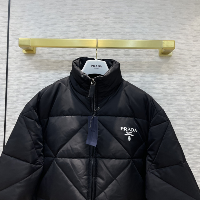 Prada Design Womens Winter Windprood Down Jackets Keep Warm 90% White Duck Down