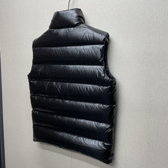Moncler Design Mens Womens Winter Windprood Down Jackets Keep Warm 90% White Duck Down
