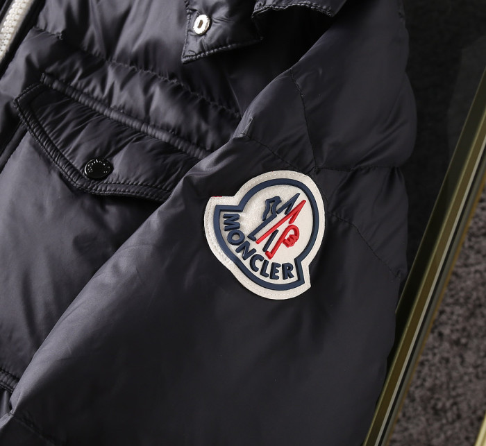 Moncler Design Mens Womens Winter Windprood Down Jackets Keep Warm 90% White Duck Down