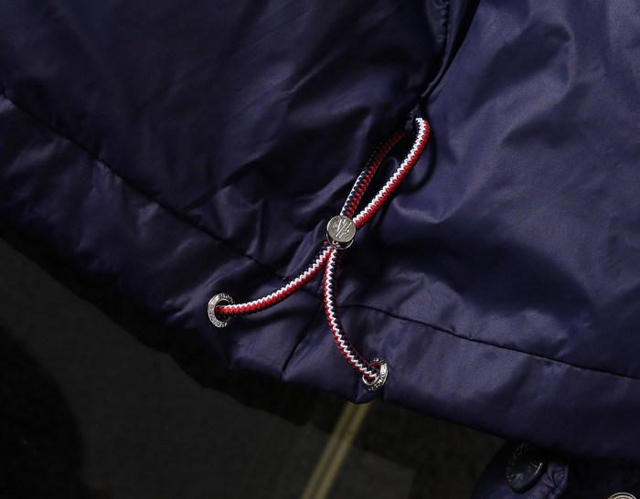 Moncler Design Mens Womens Winter Windprood Down Jackets Keep Warm 90% White Duck Down