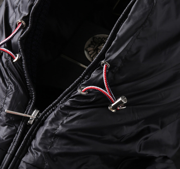 Moncler Design Mens Womens Winter Windprood Down Jackets Keep Warm 90% White Duck Down