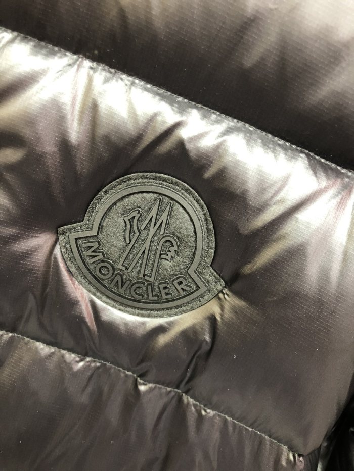 Moncler Design Mens Womens Winter Windprood Down Jackets Keep Warm 90% White Duck Down