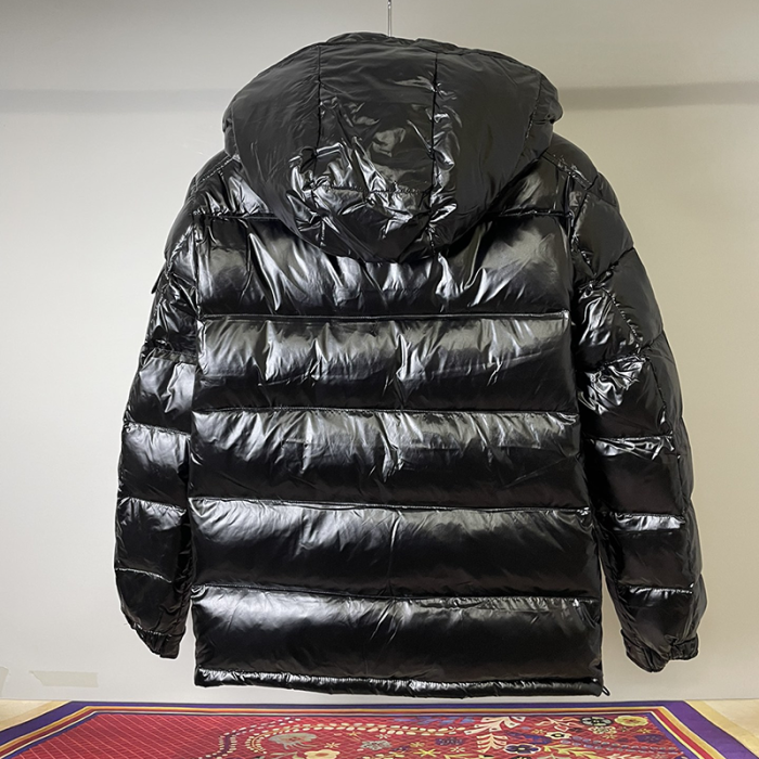 Moncler Design Mens Womens Winter Windprood Down Jackets Keep Warm 90% White Duck Down