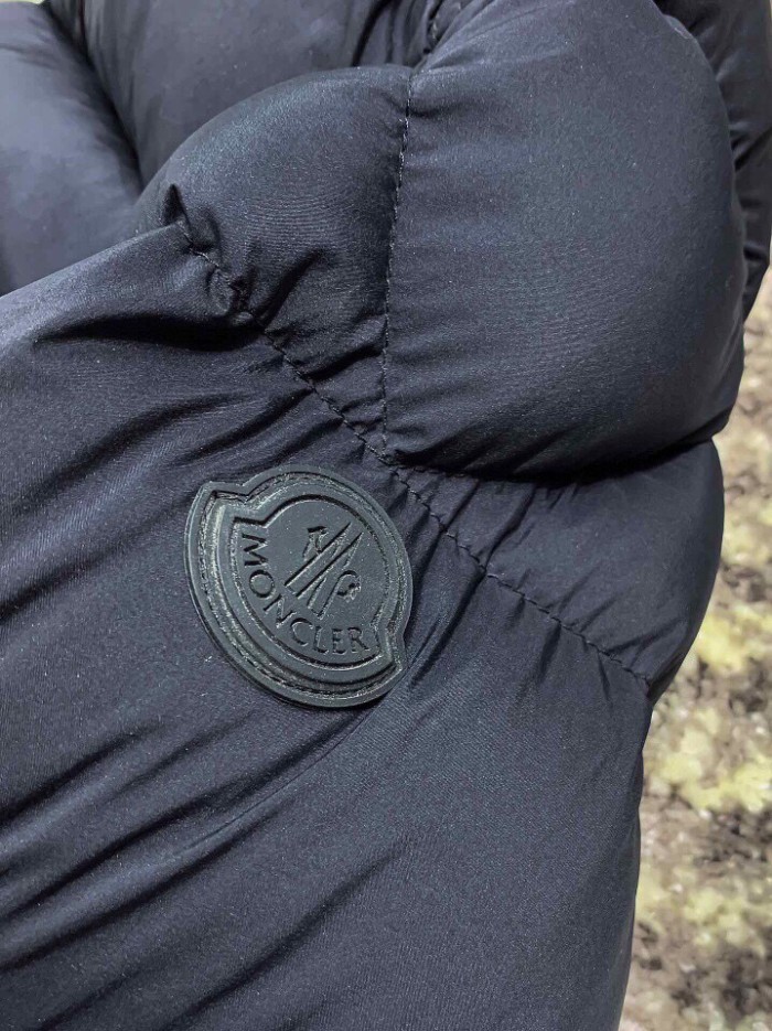 Moncler Design Mens Womens Winter Windprood Down Jackets Keep Warm 90% White Duck Down
