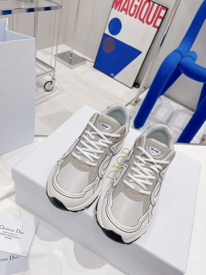 Dior Mens Shoes Sneakers Luxury Brand B30 SNEAKER Gray Mesh and White Technical Fabric Unisex Design 3SN279ZLZ_H860