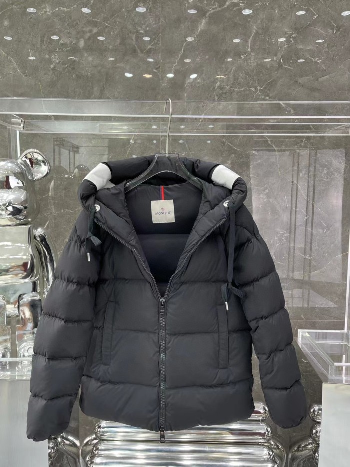 Moncler Design Mens Womens Winter Windprood Down Jackets Keep Warm 90% White Duck Down